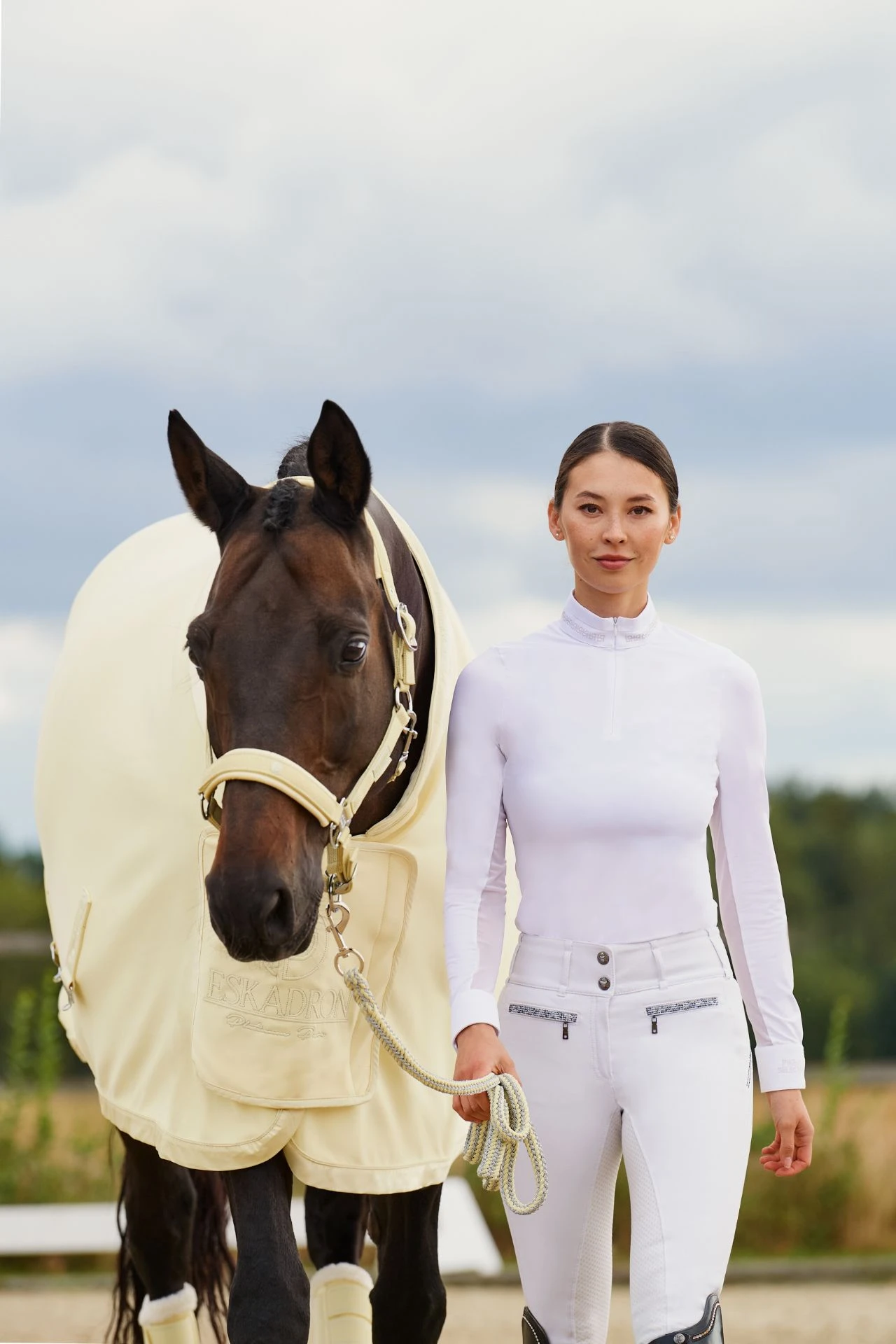 Eskadron Head Collar Double Pin Satin Platinum PURE 23 Sunflower 2 Eskadron Head Collar Double Pin Satin Platinum PURE 23 Sunflower - Image 2